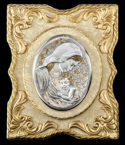 Cornice sagomata in legno con placca in resina argentata, immagine sacra Madonna con Bambino argento, quadro icona religiosa. arte sacri